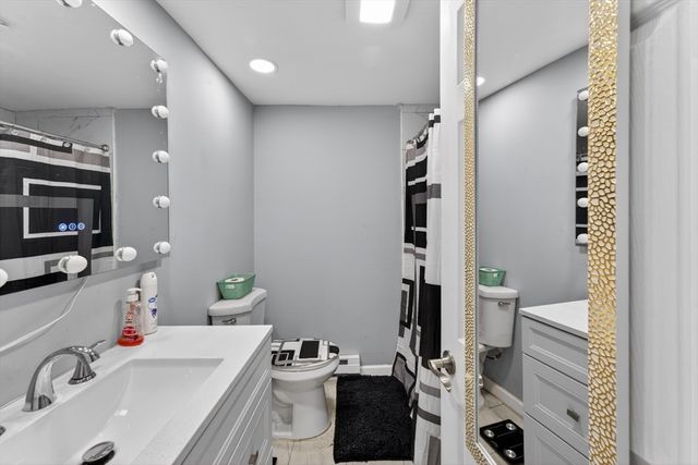 25 Tripoli St, Cranston, RI 02909