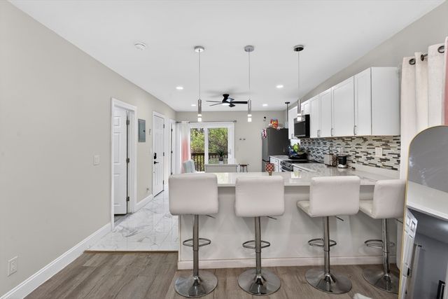 25 Tripoli St, Cranston, RI 02909