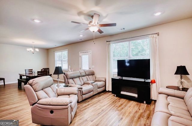 6967 Knollwood Drive, Morrow, GA 30260