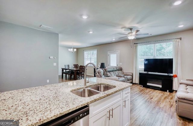 6967 Knollwood Drive, Morrow, GA 30260