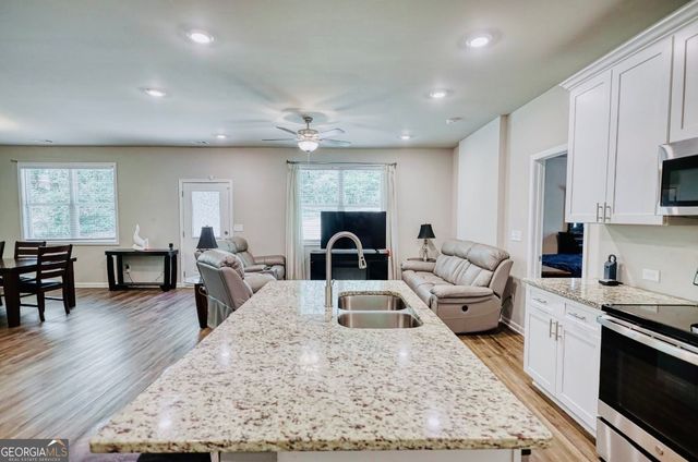 6967 Knollwood Drive, Morrow, GA 30260
