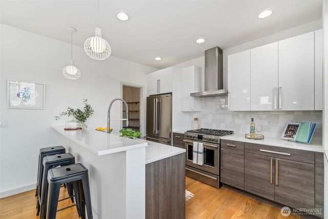 4459 Midvale Avenue N, Seattle, WA 98103