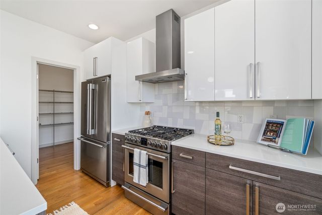 4459 Midvale Avenue N, Seattle, WA 98103