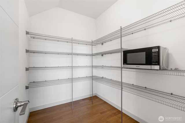 4459 Midvale Avenue N, Seattle, WA 98103