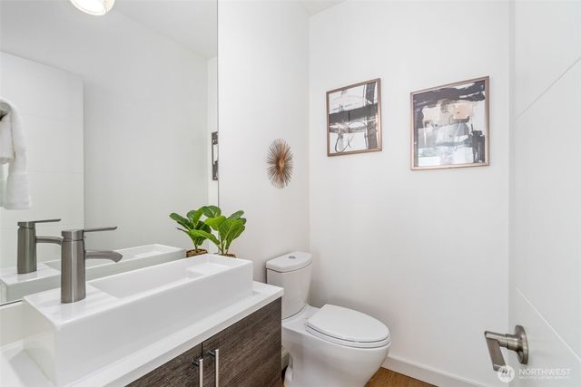 4459 Midvale Avenue N, Seattle, WA 98103