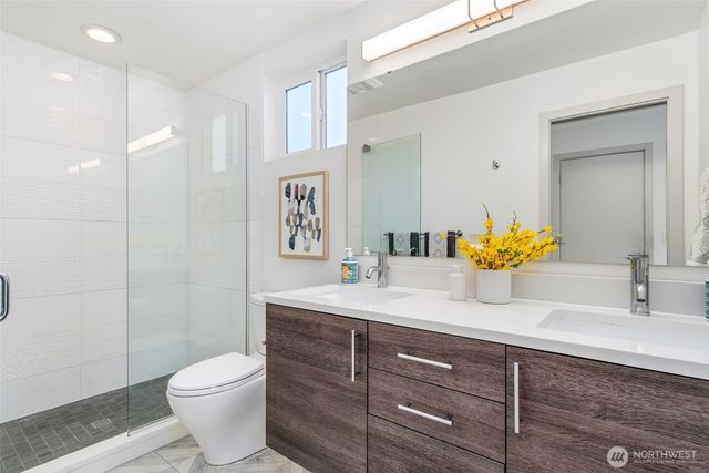 4459 Midvale Avenue N, Seattle, WA 98103