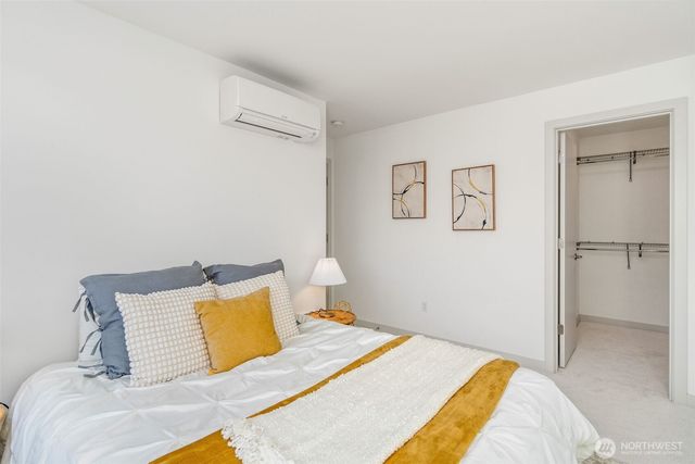 4459 Midvale Avenue N, Seattle, WA 98103