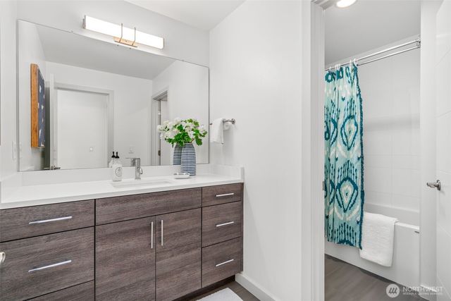 4459 Midvale Avenue N, Seattle, WA 98103