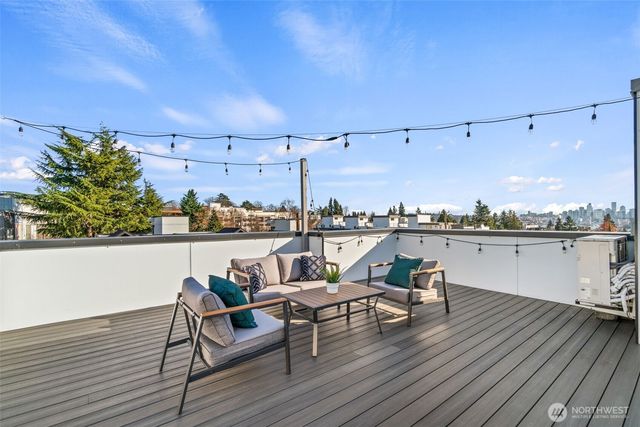 4459 Midvale Avenue N, Seattle, WA 98103