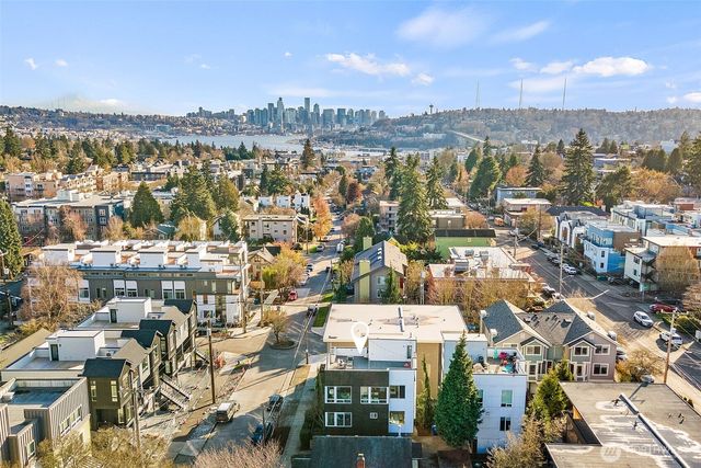 4459 Midvale Avenue N, Seattle, WA 98103