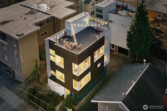 4459 Midvale Avenue N, Seattle, WA 98103