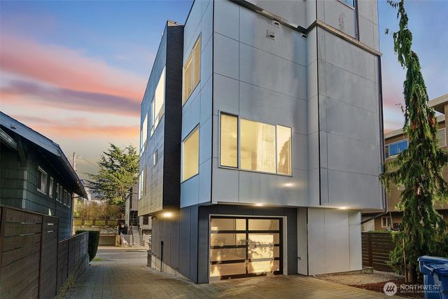 4459 Midvale Avenue N, Seattle, WA 98103