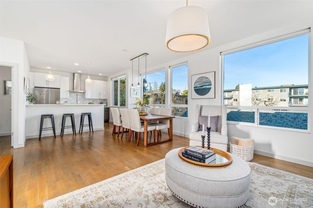 4459 Midvale Avenue N, Seattle, WA 98103