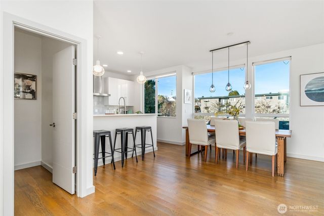 4459 Midvale Avenue N, Seattle, WA 98103