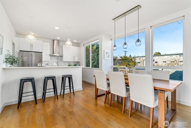 4459 Midvale Avenue N, Seattle, WA 98103