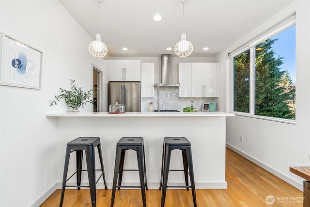 4459 Midvale Avenue N, Seattle, WA 98103