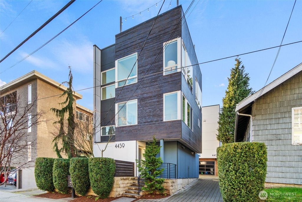 4459 Midvale Avenue N, Seattle, WA 98103