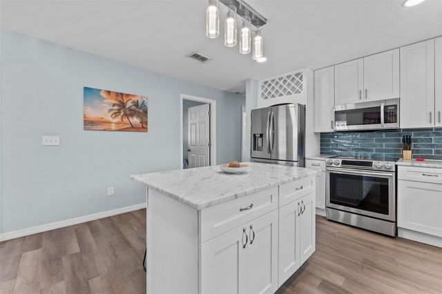 7425 SEAGULL WAY, Tampa, FL 33635