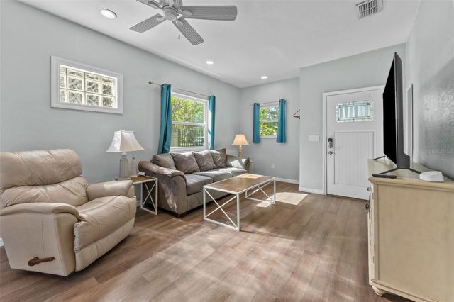 7425 SEAGULL WAY, Tampa, FL 33635