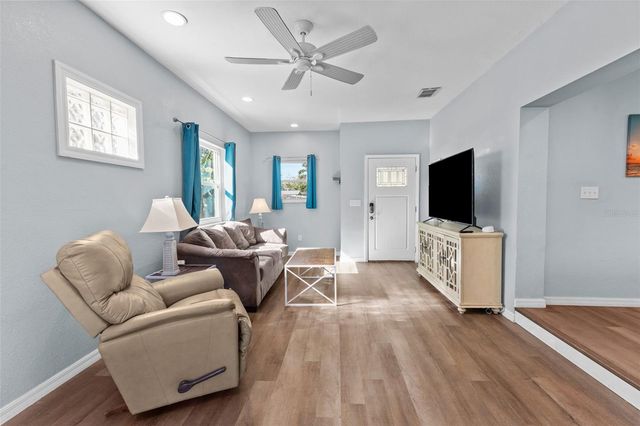 7425 SEAGULL WAY, Tampa, FL 33635