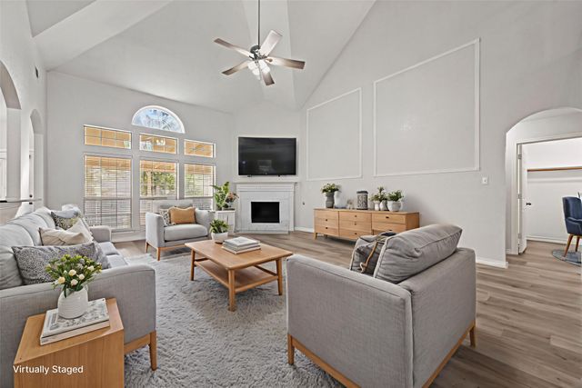 202 Forestridge Drive, Mansfield, TX 76063