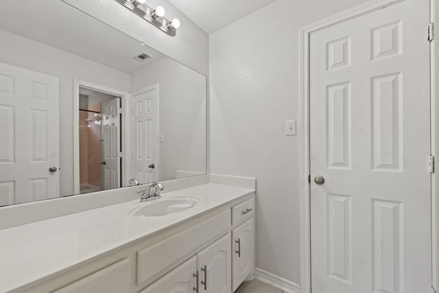 202 Forestridge Drive, Mansfield, TX 76063