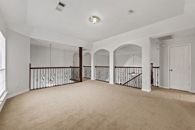 202 Forestridge Drive, Mansfield, TX 76063