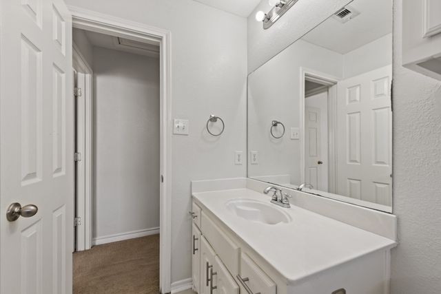 202 Forestridge Drive, Mansfield, TX 76063