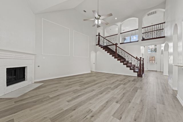 202 Forestridge Drive, Mansfield, TX 76063