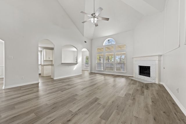 202 Forestridge Drive, Mansfield, TX 76063