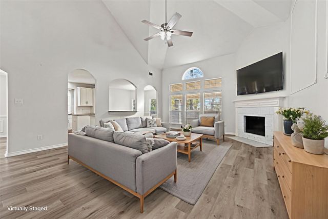 202 Forestridge Drive, Mansfield, TX 76063