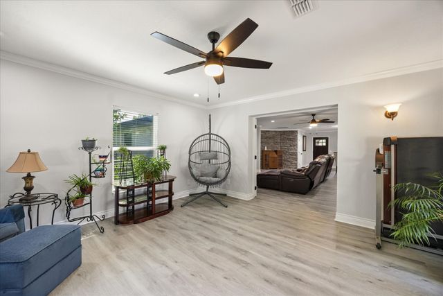 1003 Newell, Hudson Oaks, TX 76087