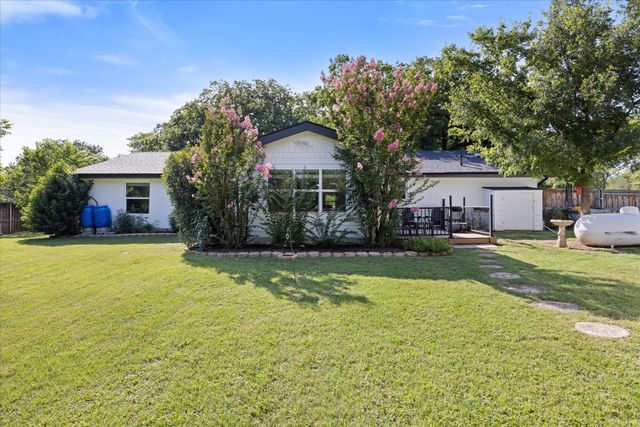 1003 Newell, Hudson Oaks, TX 76087