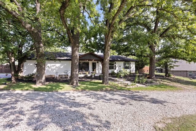1003 Newell, Hudson Oaks, TX 76087