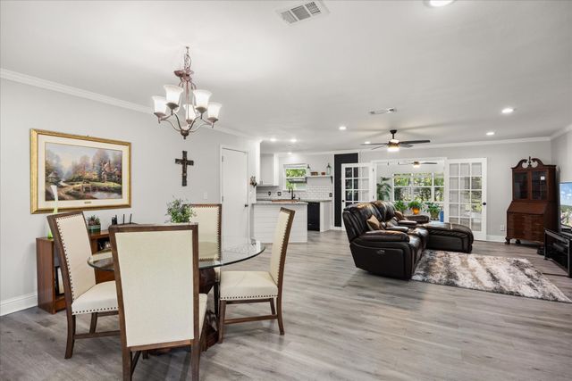 1003 Newell, Hudson Oaks, TX 76087