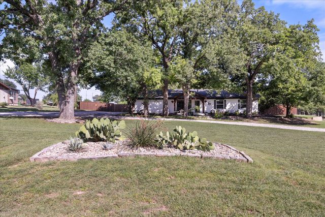1003 Newell, Hudson Oaks, TX 76087