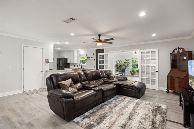 1003 Newell, Hudson Oaks, TX 76087