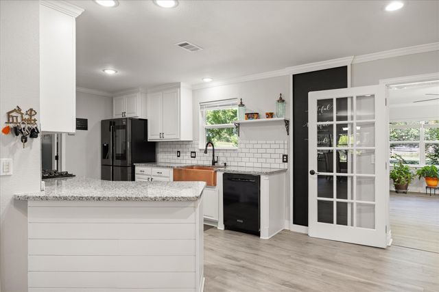 1003 Newell, Hudson Oaks, TX 76087