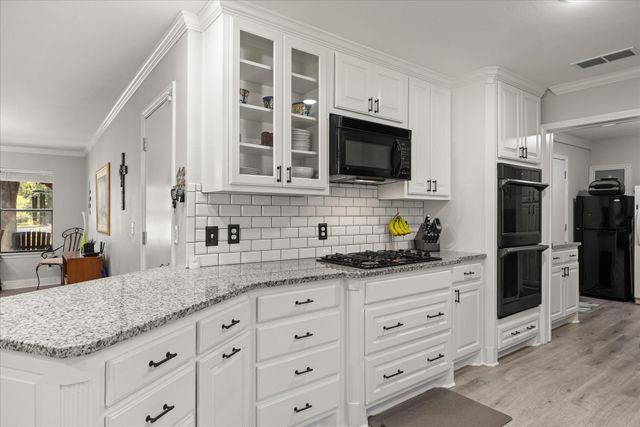 1003 Newell, Hudson Oaks, TX 76087