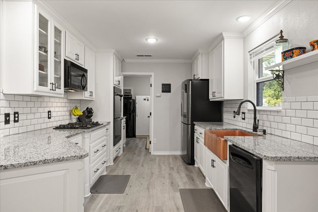 1003 Newell, Hudson Oaks, TX 76087