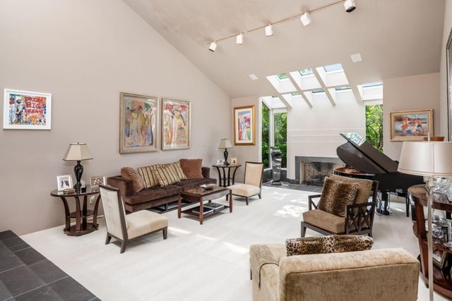 422 N Parkview Avenue, Bexley, OH 43209