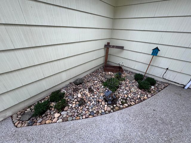 736 NW 3rd Street, Grants Pass, OR 97526