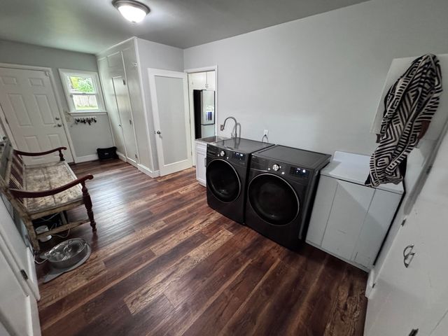 736 NW 3rd Street, Grants Pass, OR 97526