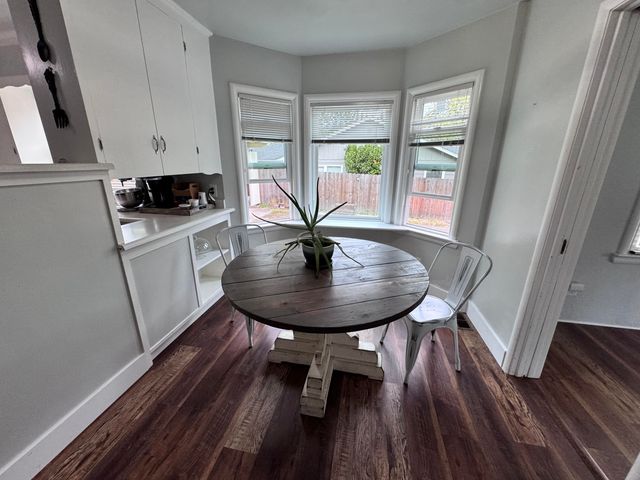 736 NW 3rd Street, Grants Pass, OR 97526