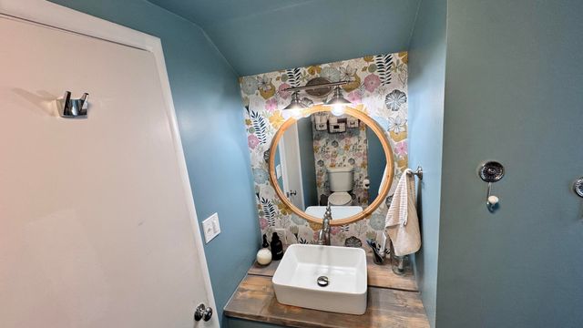 736 NW 3rd Street, Grants Pass, OR 97526