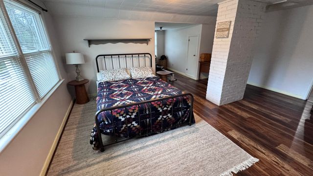 736 NW 3rd Street, Grants Pass, OR 97526