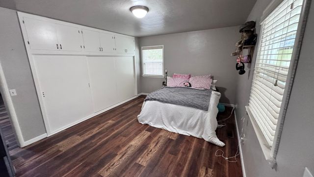 736 NW 3rd Street, Grants Pass, OR 97526