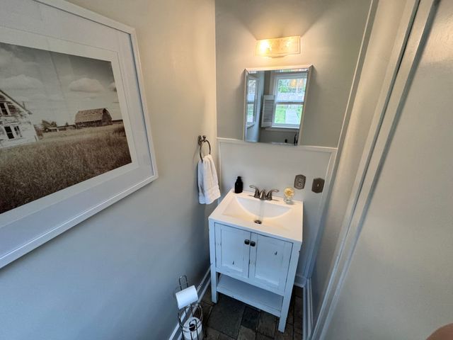 736 NW 3rd Street, Grants Pass, OR 97526