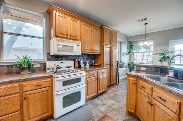 3209 Windridge Lane, Corinth, TX 76208