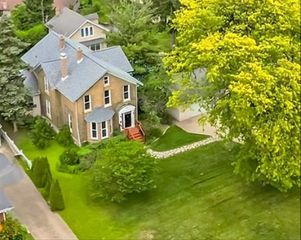 956 South Street, Elgin, IL 60123